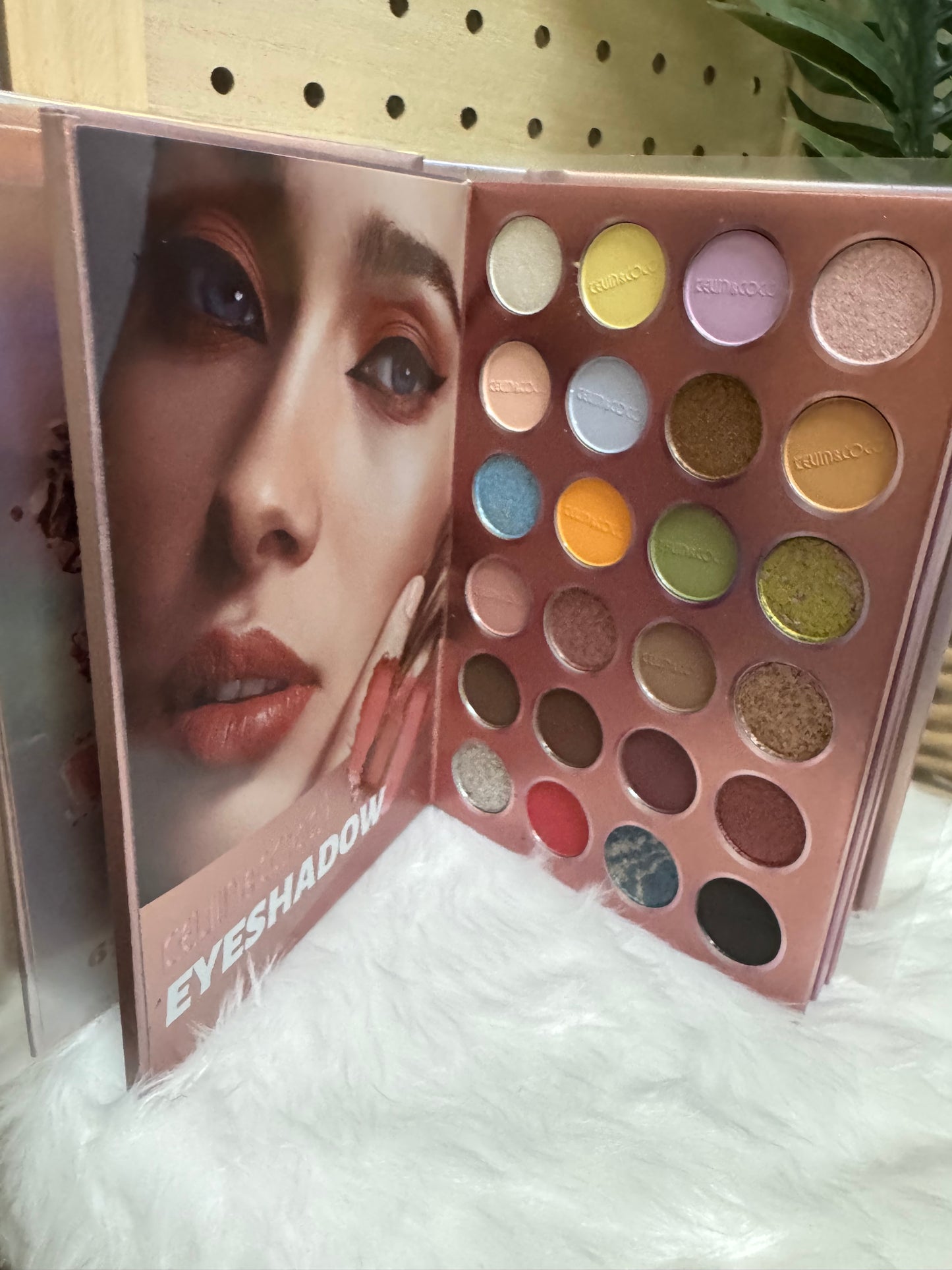 Libro de Maquillaje Profesional – Paleta Todo en Uno