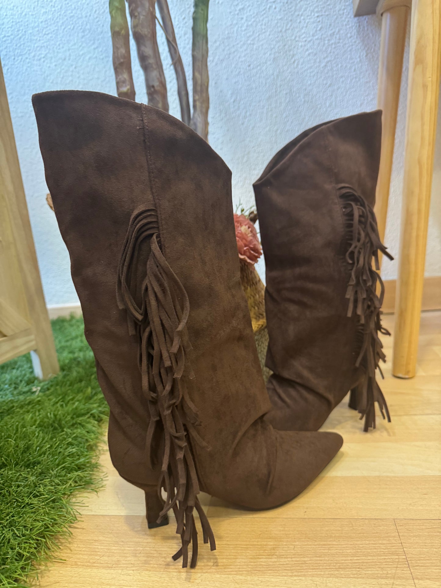 Botas flecos chocolate