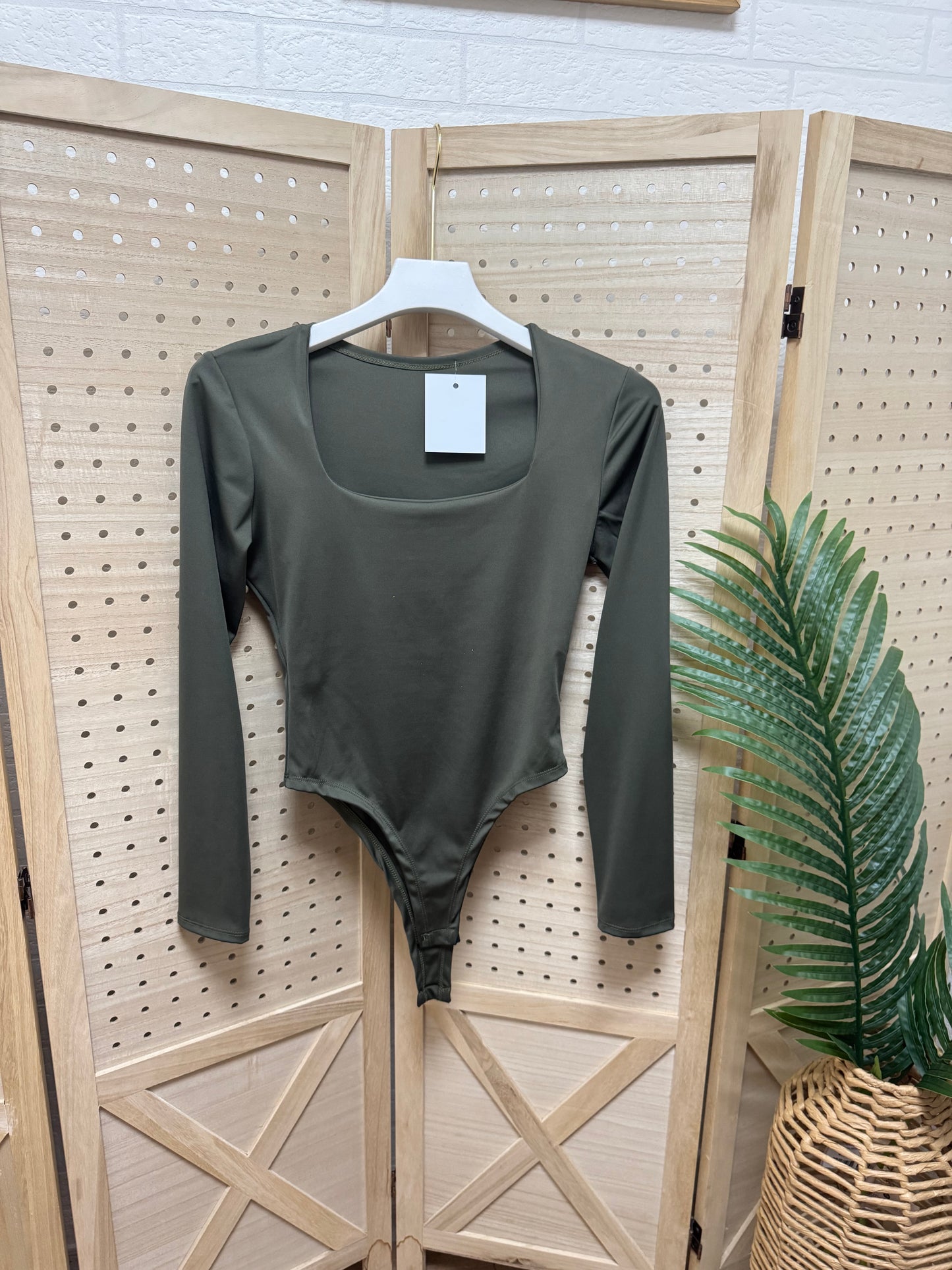 Body verde oliva de manga larga