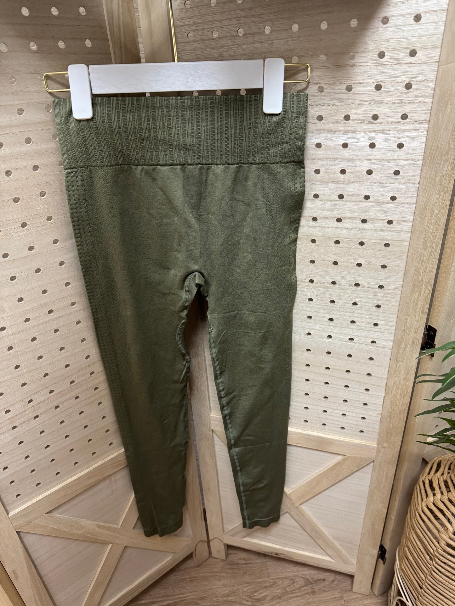 Conjunto deportivo seamless verde oliva