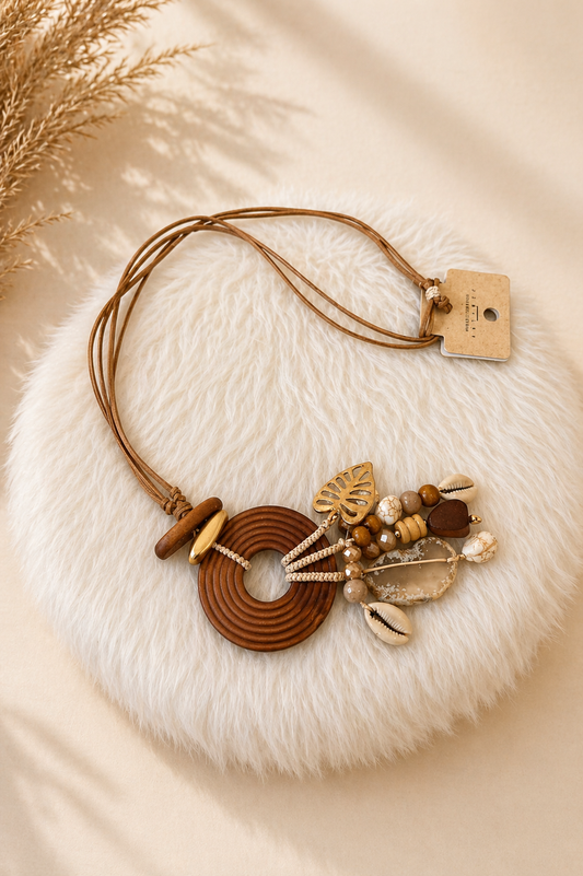 Collar Boho Tonos Tierra con Colgantes Naturales