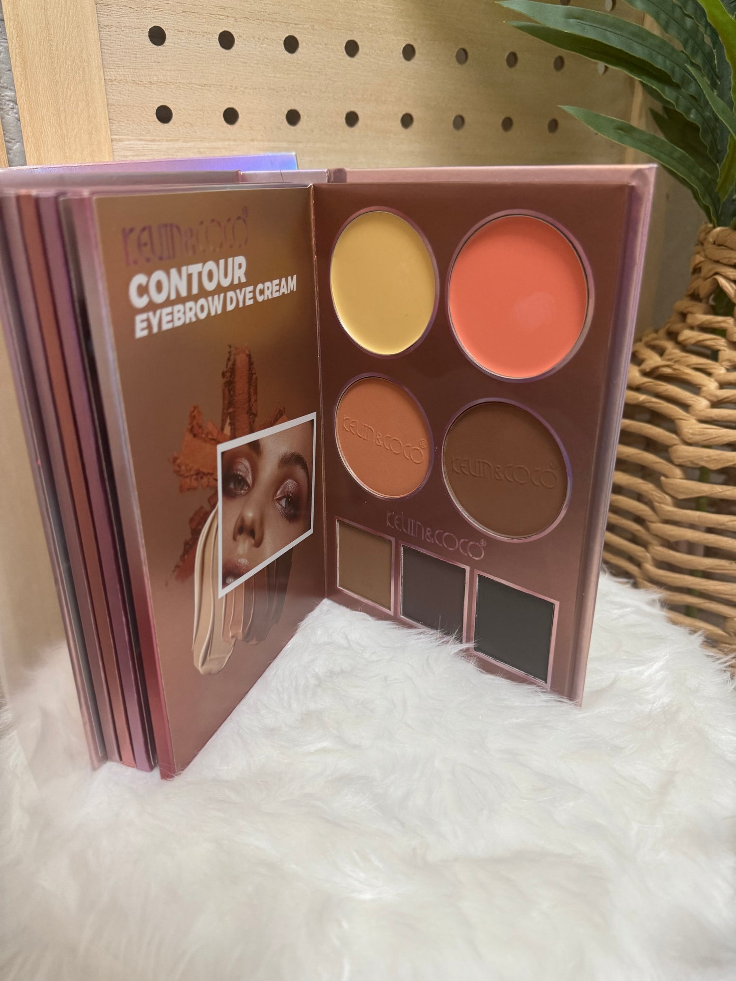 Libro de Maquillaje Profesional – Paleta Todo en Uno