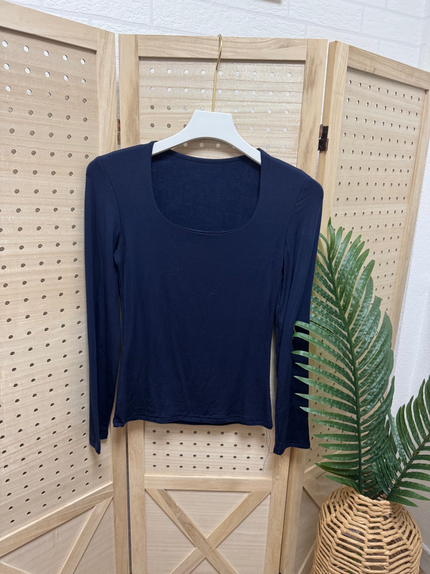 Camiseta térmica de manga larga cuello cuadrado