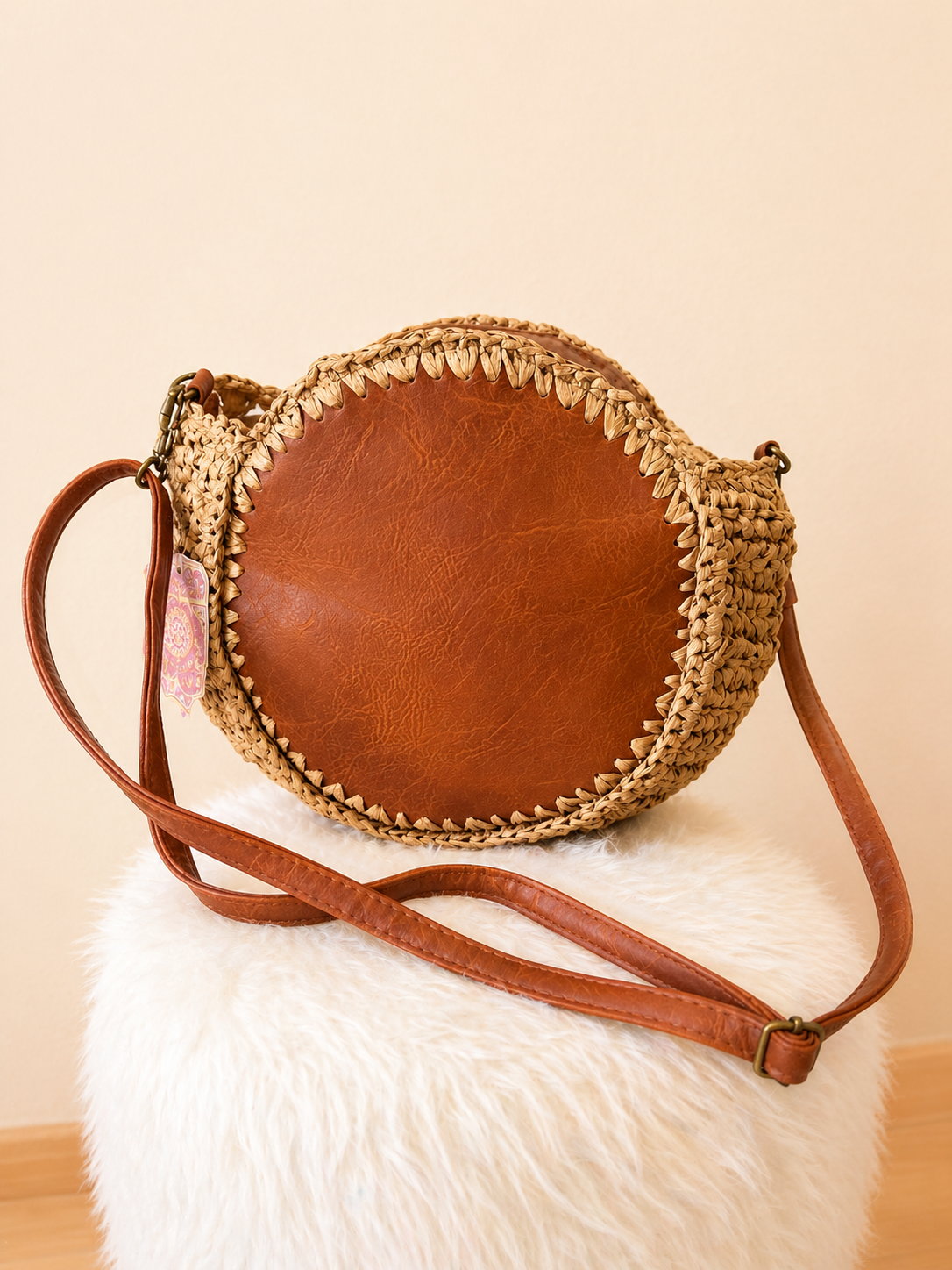 Bolso Redondo Combinado Rafia y Camel