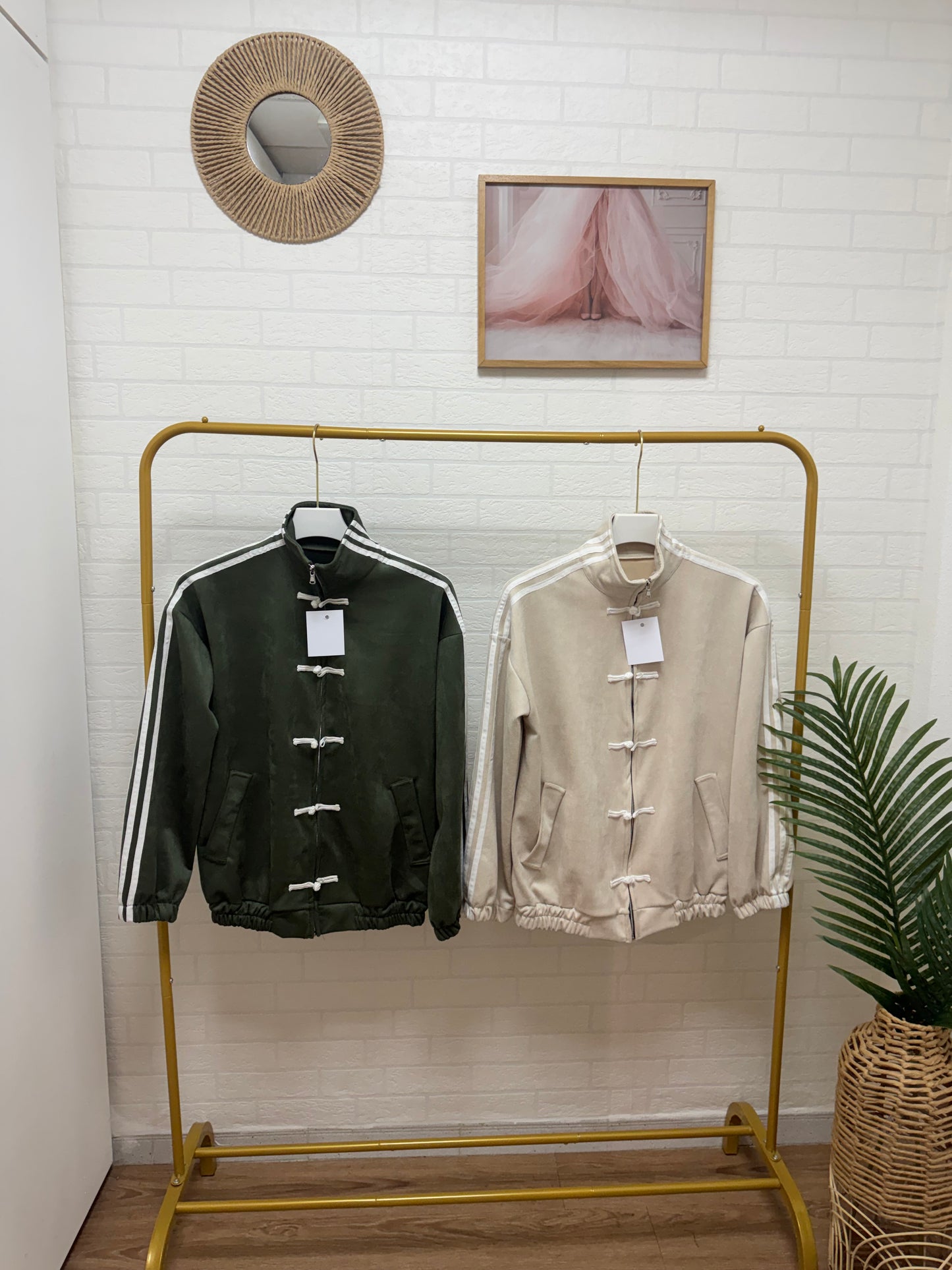 Chaqueta sporty estilo oriental con cierre de nudos