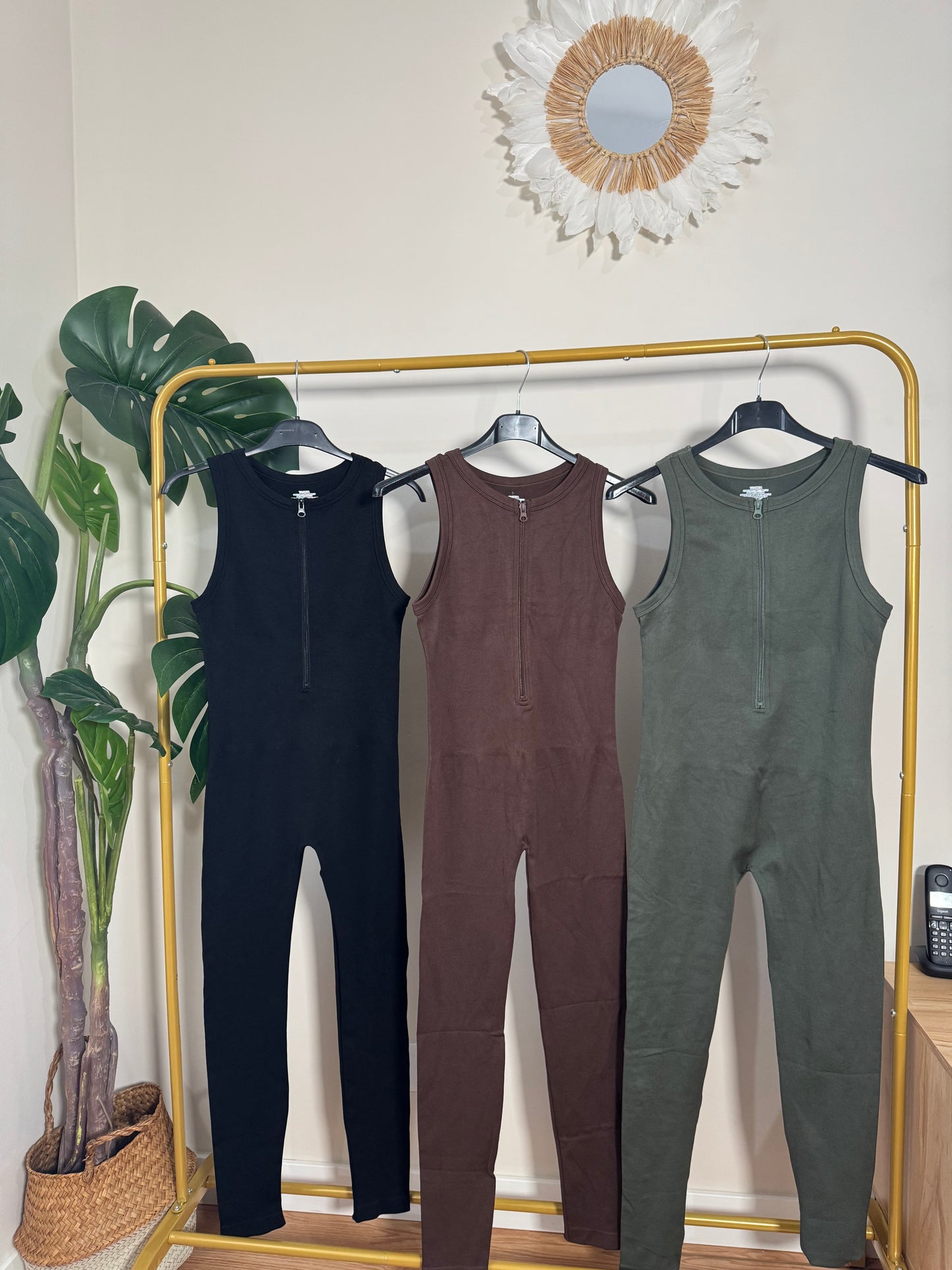 Mono Deportivo Ajustado con Cremallera – Look Casual y Sport Chic Mujer