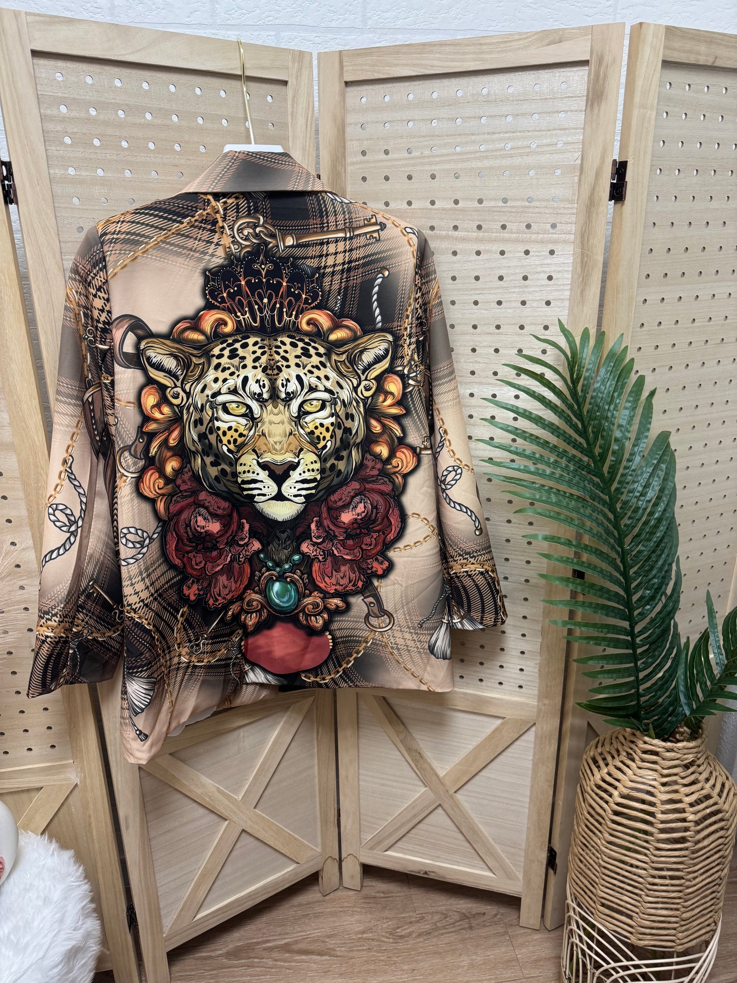 Chaqueta estampada estilo pañuelo con leopardo