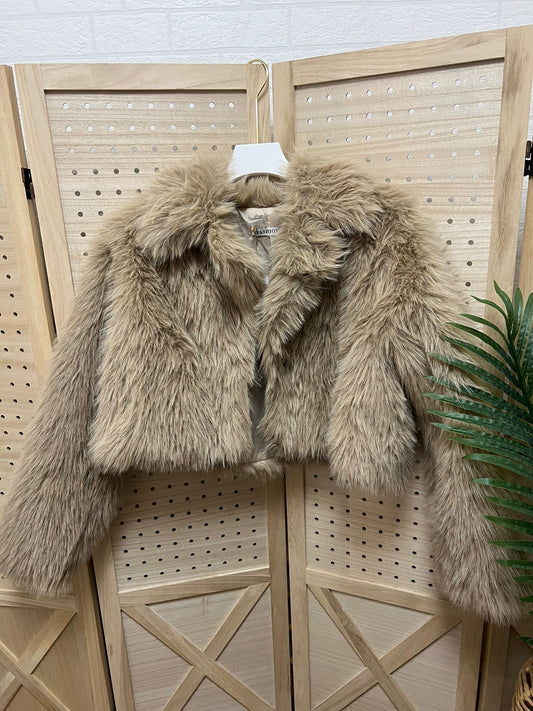 Abrigo Corto de Pelo Sintético Camel con Forro – Chaqueta Efecto Pelo Suave Mujer