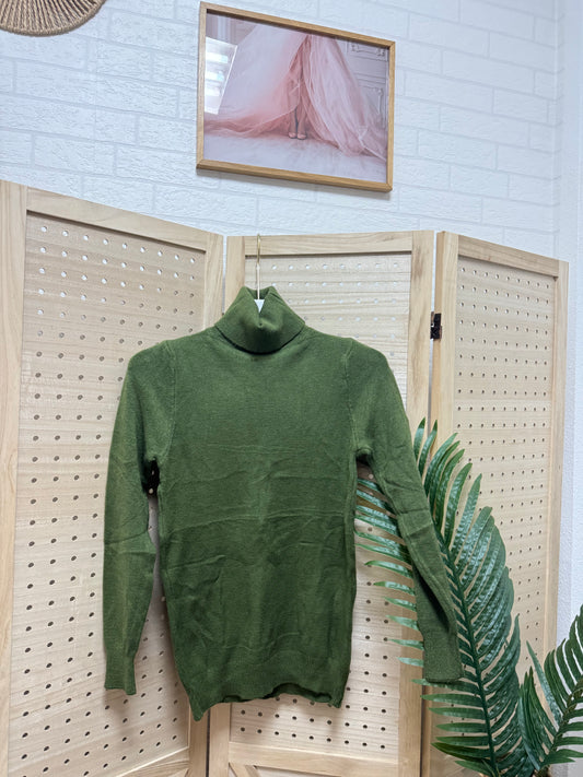 Jersey de punto verde con cuello alto