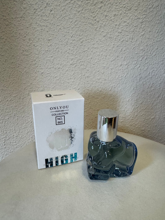 Mini Perfume Hombre Intenso – Aroma Amaderado y Dulce (30 ml)