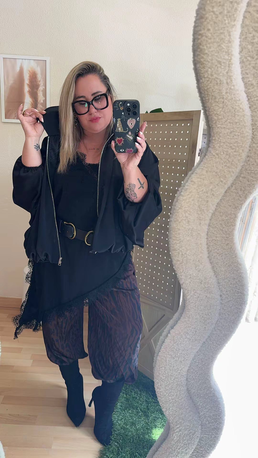 Bomber Satinada Efecto Globo Negra