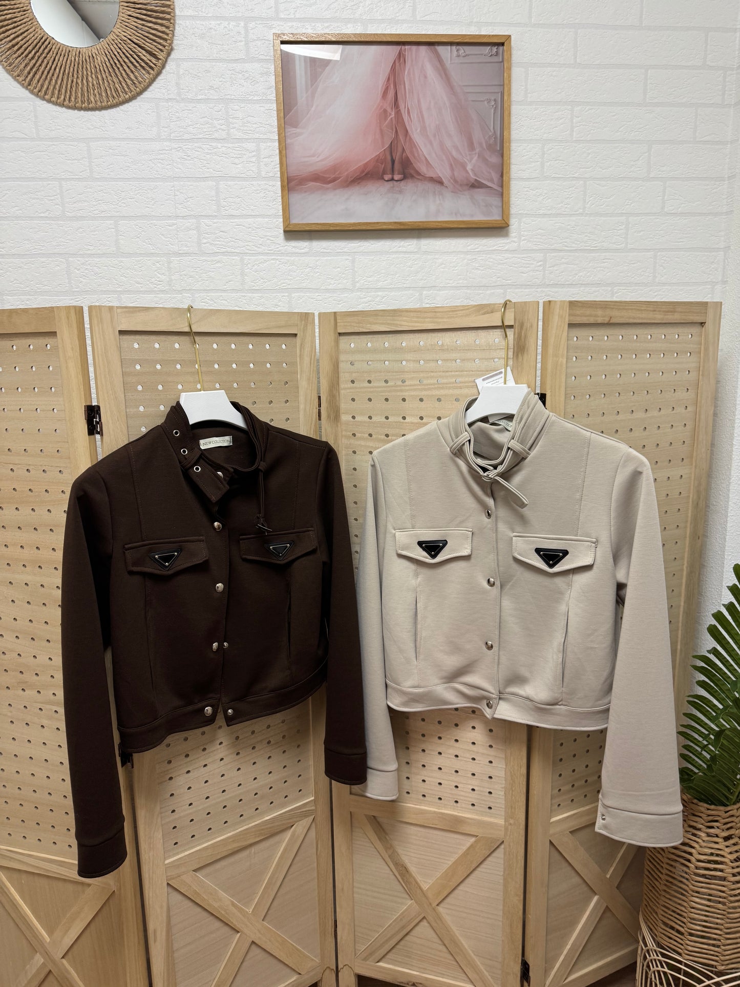 Chaqueta biker corta con detalles funcionales