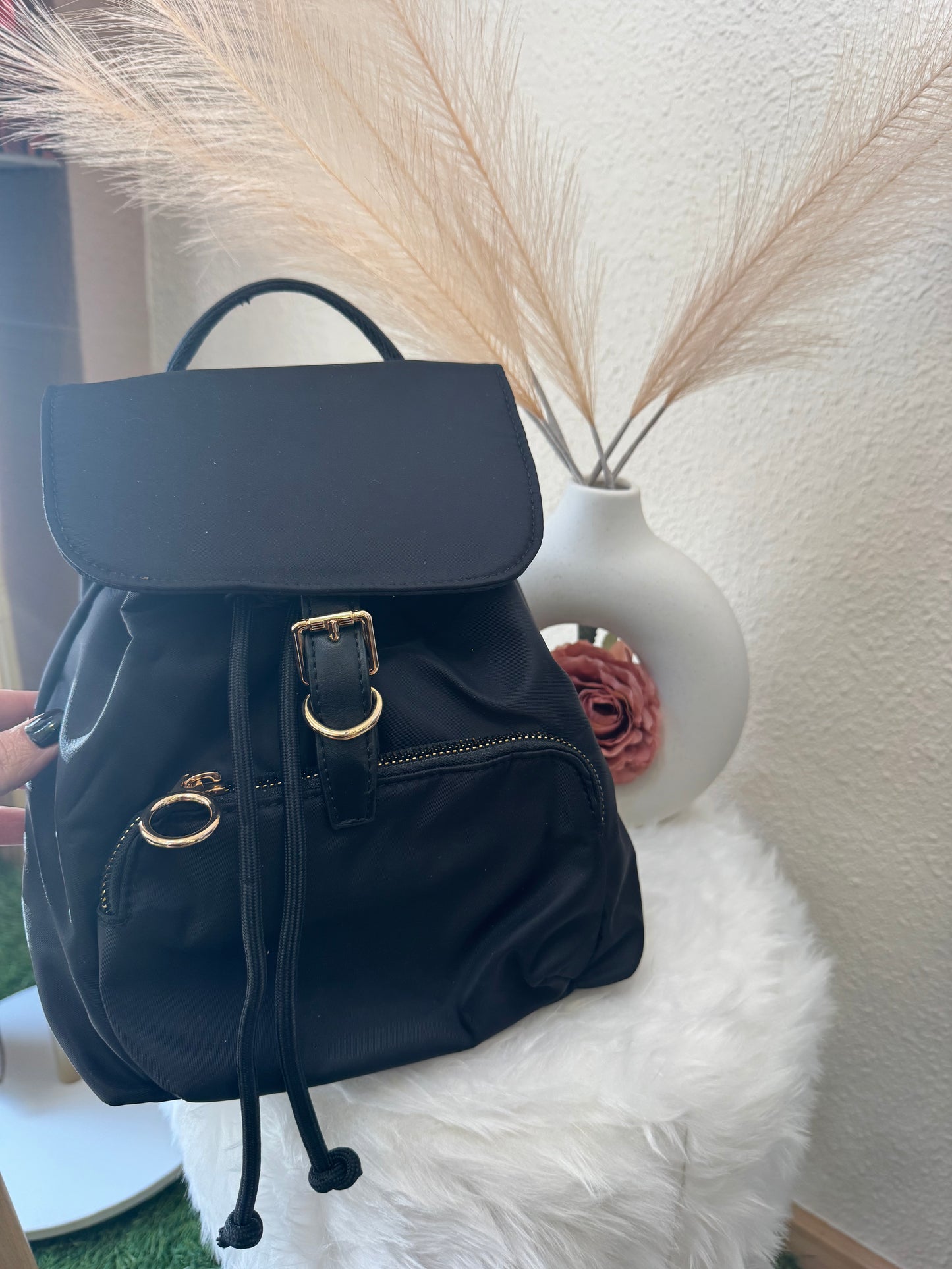 Mochila negra urbana