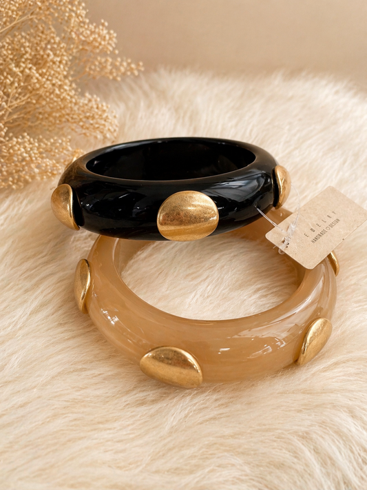 Pulsera Siena – Resina con Detalles Dorados (Beige y Negro)