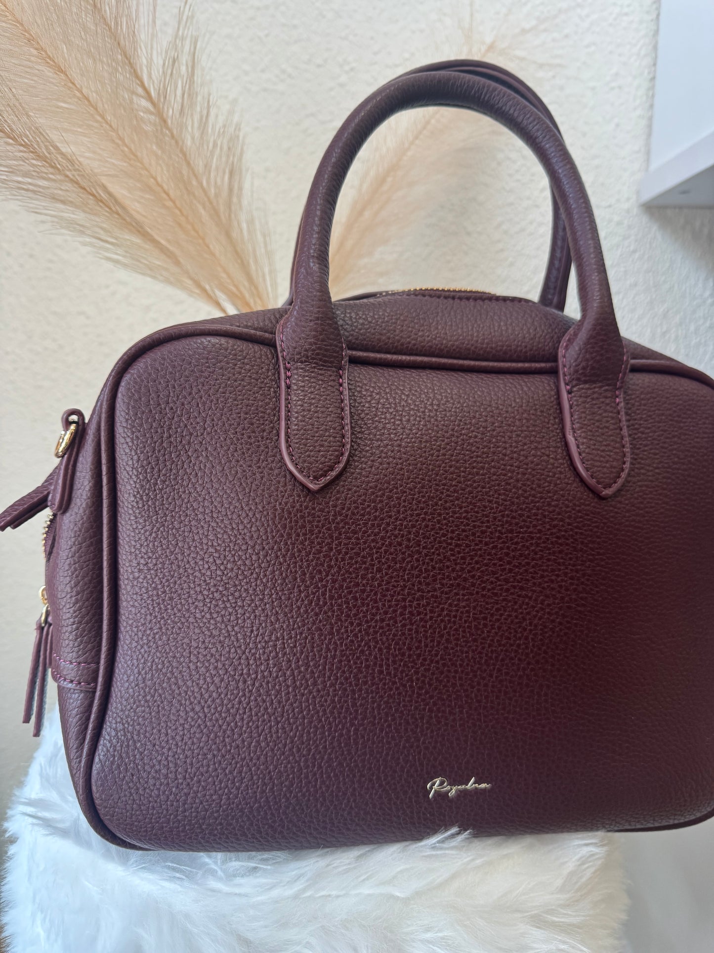 Bolso granate estructurado