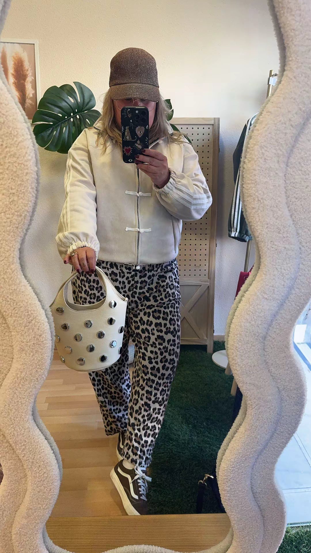 Mono estampado animal print con camiseta