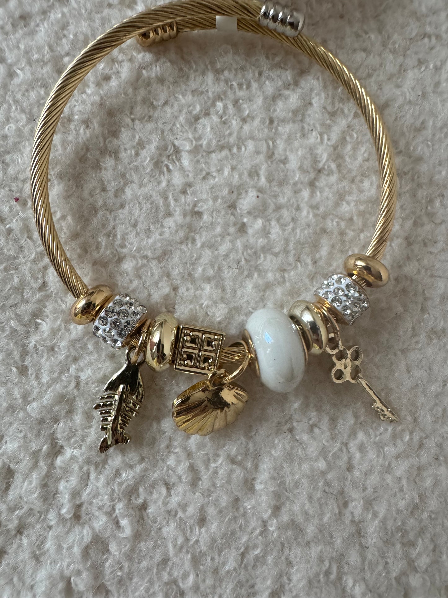 Pulseras Charm Golden